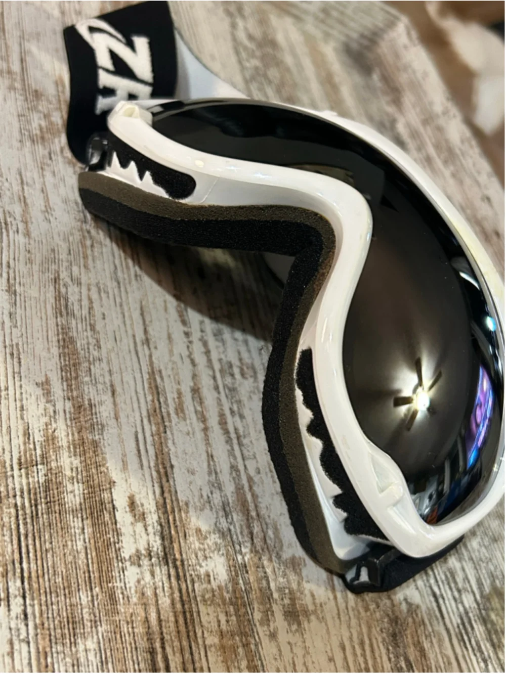 Unisex White and Black Ski Snowboard Goggles